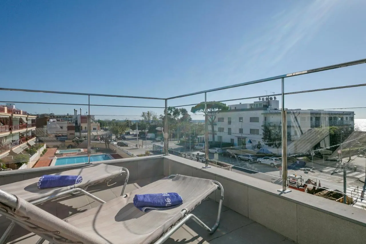 شقة Apartamentos Castellmar كاستيلديفيلس
