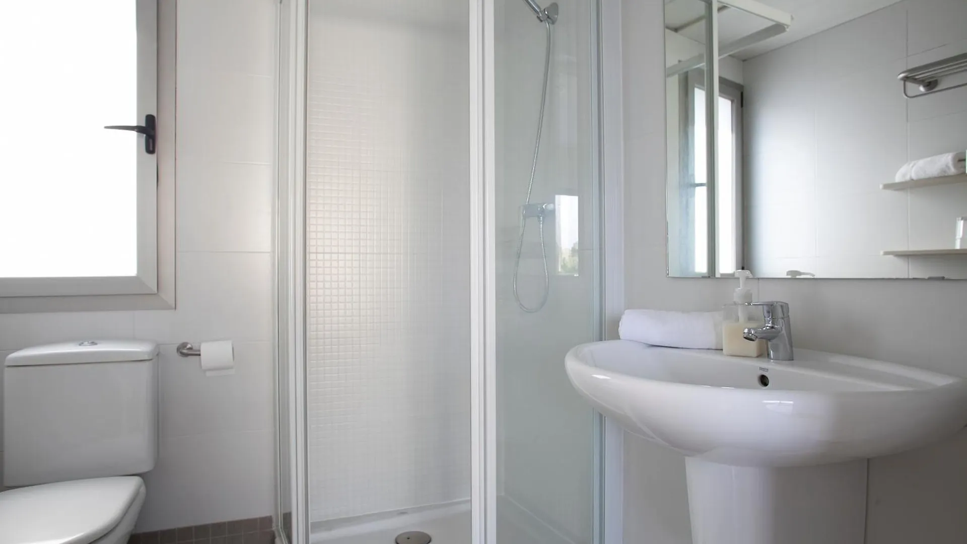 شقة Apartamentos Castellmar كاستيلديفيلس
